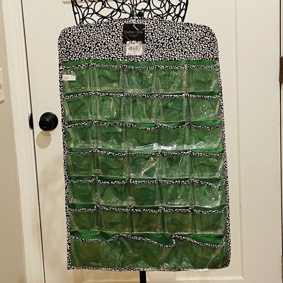 Sheffield Home Other - AP6-NWT-Hanging Animal Print Jewelry Organizer